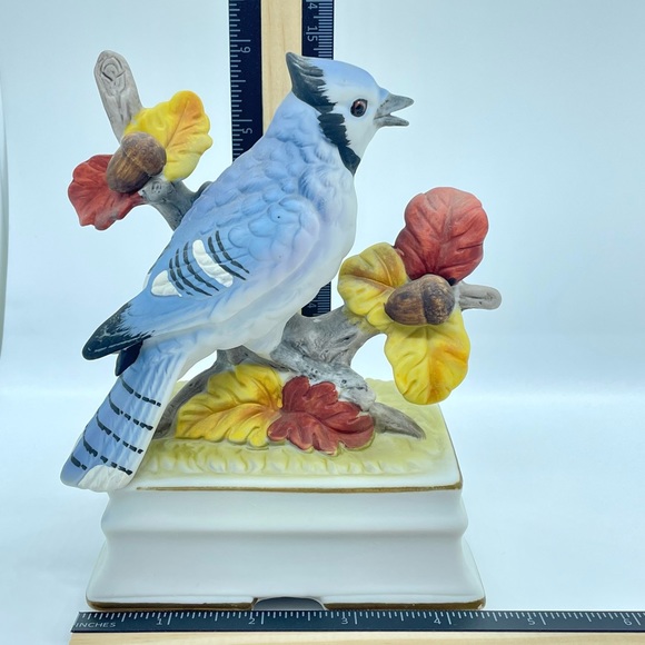 Towle Fine Porcelain Hand Painted Blue Jay Bird Music Box, Vintage Japan 6”H - Picture 8 of 13